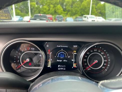 Used 2020 Jeep Gladiator Rubicon w/ Advanced Safety Group AWD/4WD image 16