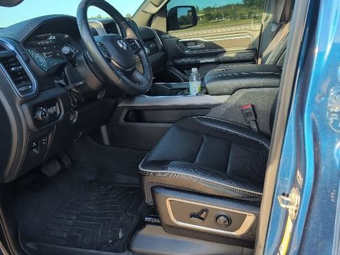 Used 2024 RAM 1500 Laramie AWD/4WD image 18
