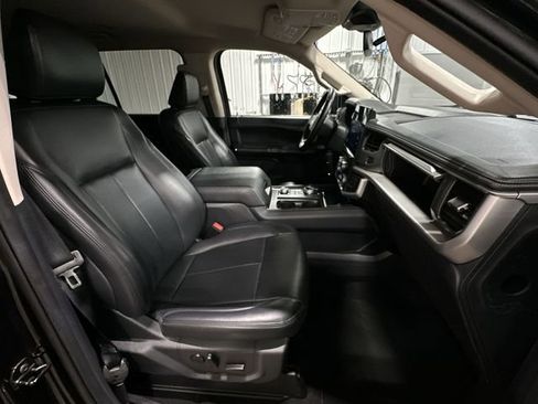 Used 2024 Ford Expedition Max XLT image 30