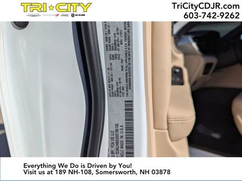 New 2025 Jeep Grand Cherokee Limited image 25