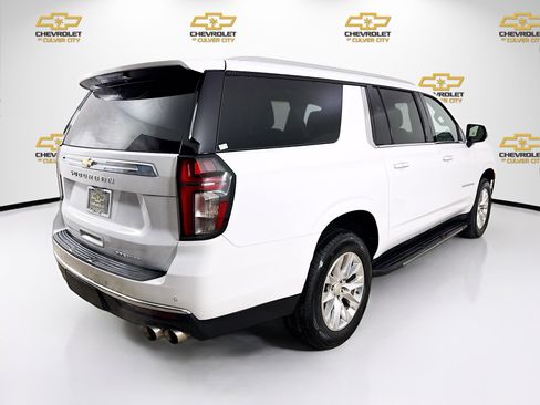 Used 2023 Chevrolet Suburban Premier image 7
