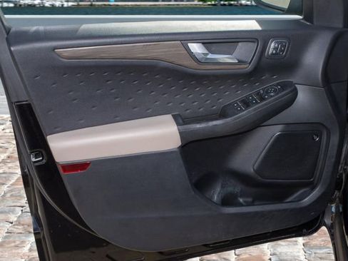 Used 2020 Ford Escape Titanium w/ Titanium Premium Package 2.0 image 35