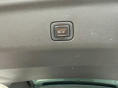 Used 2021 GMC Yukon Denali w/ Denali Ultimate Package image 30