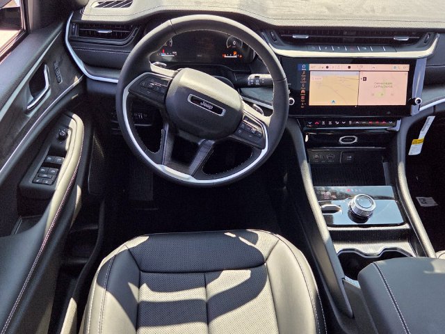 New 2027 Jeep Grand Cherokee Limited AWD/4WD image 13