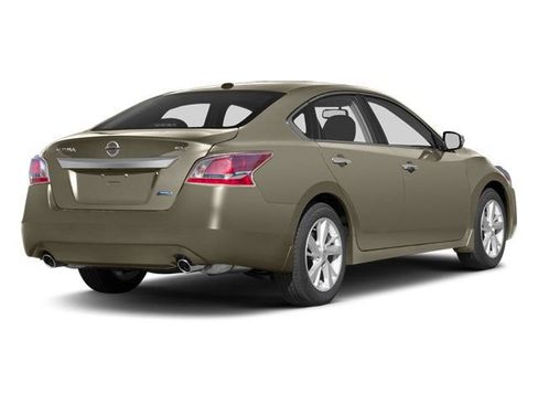 Used 2013 Nissan Altima 3.5 SL w/ Technology Pkg FWD image 2