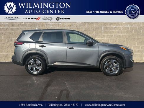 Used 2025 Nissan Rogue SV FWD image 1