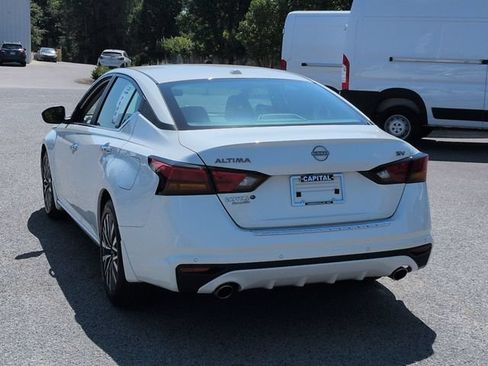 Used 2023 Nissan Altima 2.5 SV w/ SV Premium Package FWD image 5