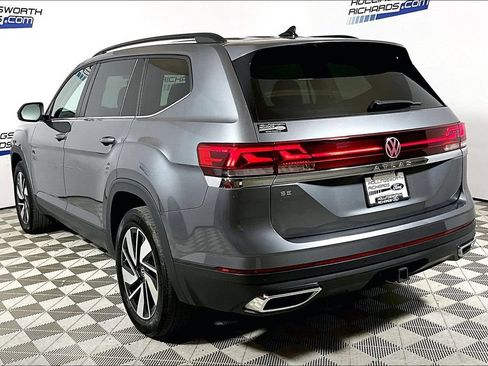 Used 2025 Volkswagen Atlas SE FWD image 8