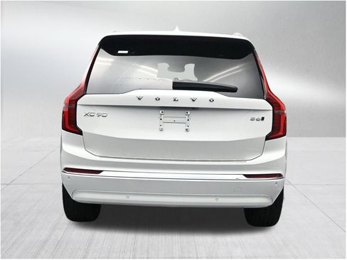 New 2026 Volvo XC90 B6 Plus w/ Protection Package Premier AWD/4WD image 4