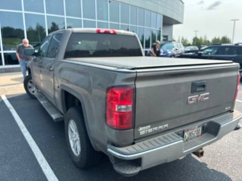 Used 2015 GMC Sierra 1500 SLE w/ SLE Value Package AWD/4WD image 10