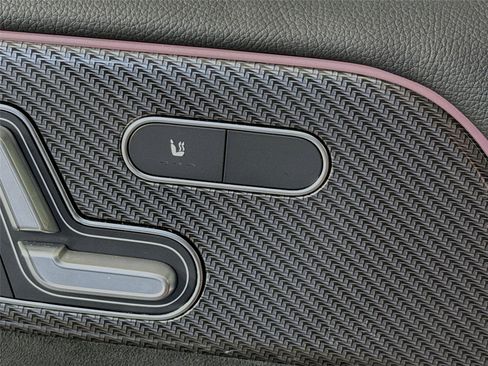 Used 2023 Mercedes-Benz GLB 250 w/ AMG Line image 22