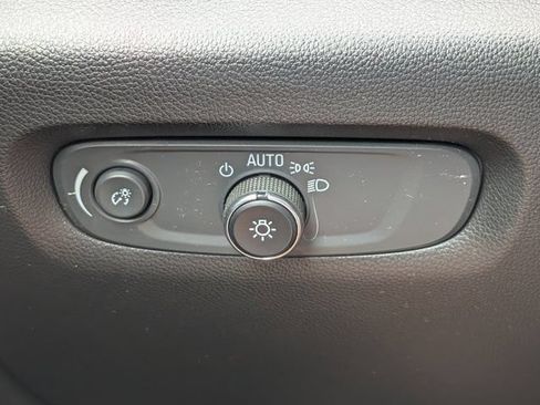 Used 2023 Chevrolet Traverse LT FWD image 22