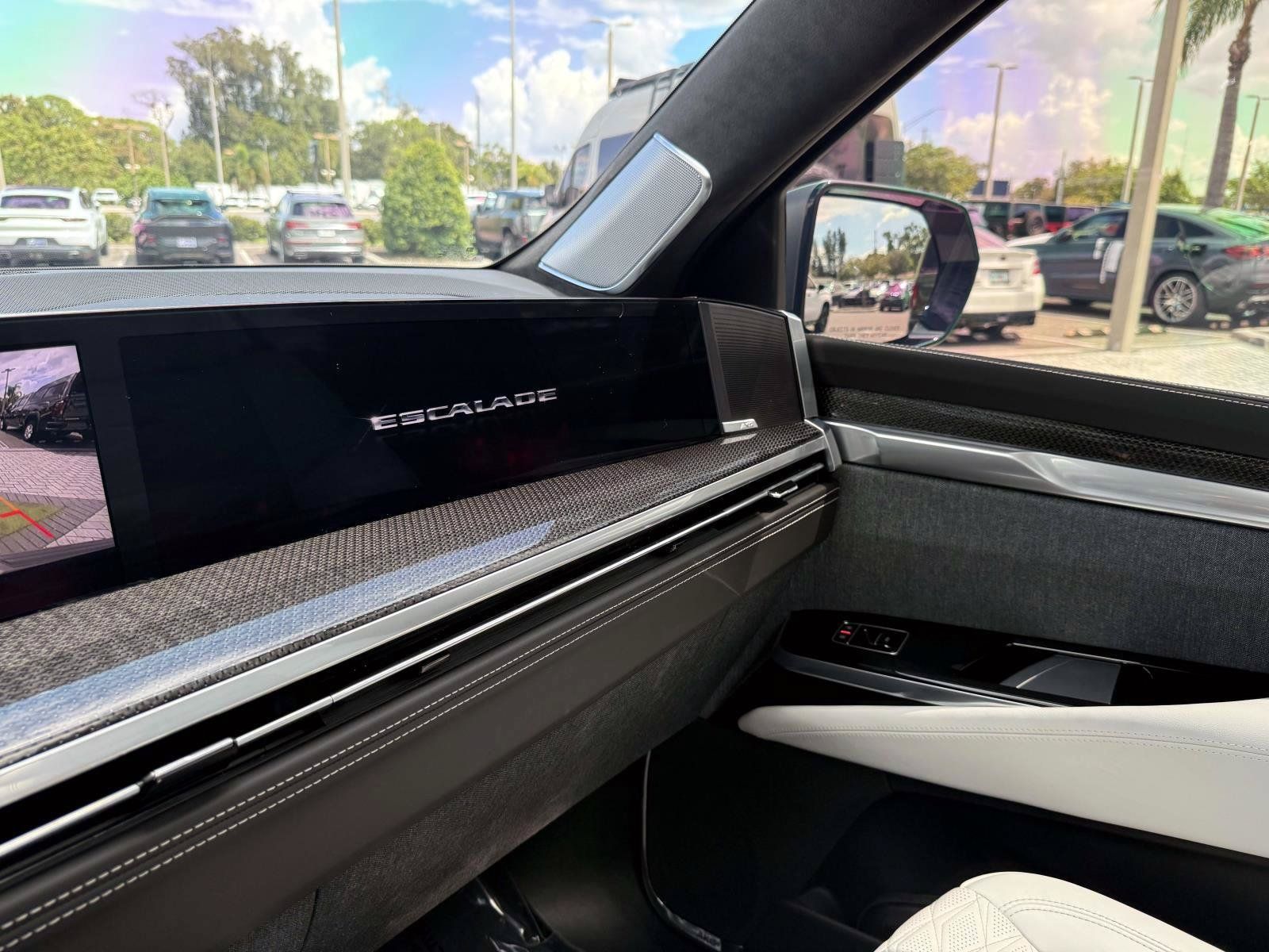 Used 2026 Cadillac Escalade V w/ LPO, Onyx Lite Package AWD/4WD image 28