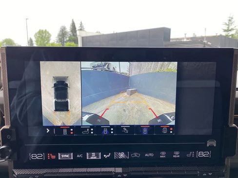 Used 2025 GMC Hummer EV 2X AWD/4WD image 25