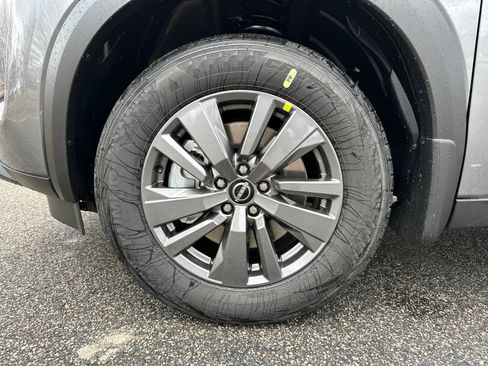 New 2025 Nissan Pathfinder SV w/ SV Premium Package image 11