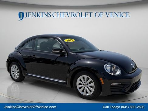 Used 2019 Volkswagen Beetle 2.0T S FWD image 1