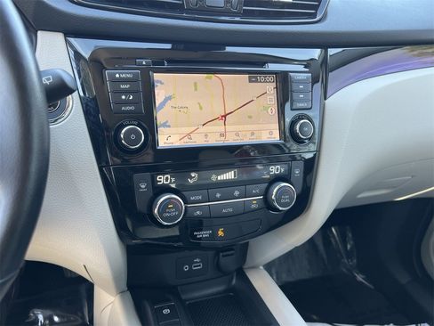 Certified 2022 Nissan Rogue Sport SL image 16