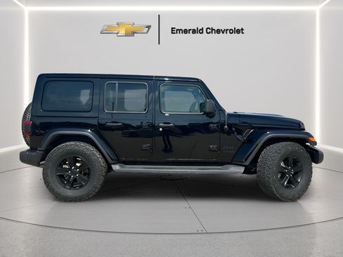 Used 2021 Jeep Wrangler Unlimited Sahara AWD/4WD image 7