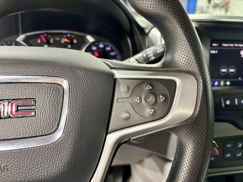 Used 2023 GMC Terrain SLE w/ Driver Convenience Package image 30