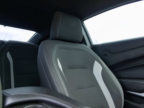 Used 2021 Chevrolet Camaro LT w/ Technology Package RWD image 29