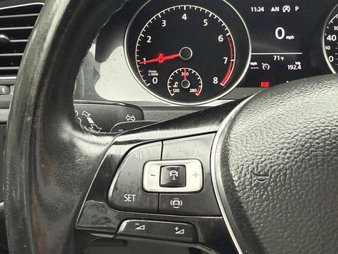 Used 2019 Volkswagen Golf SE image 27