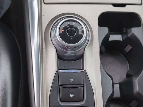 Used 2021 Ford Explorer XLT w/ Equipment Group 202A AWD/4WD image 20