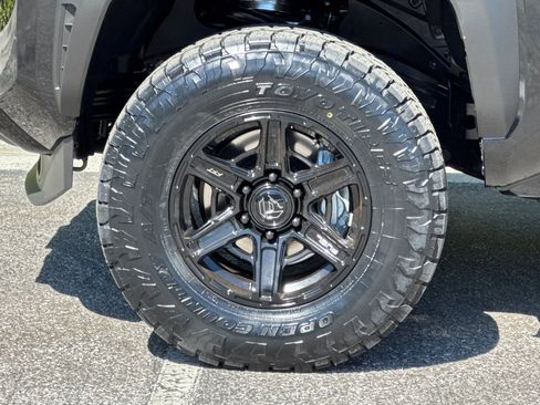 New 2026 Toyota 4Runner SR5 AWD/4WD image 32