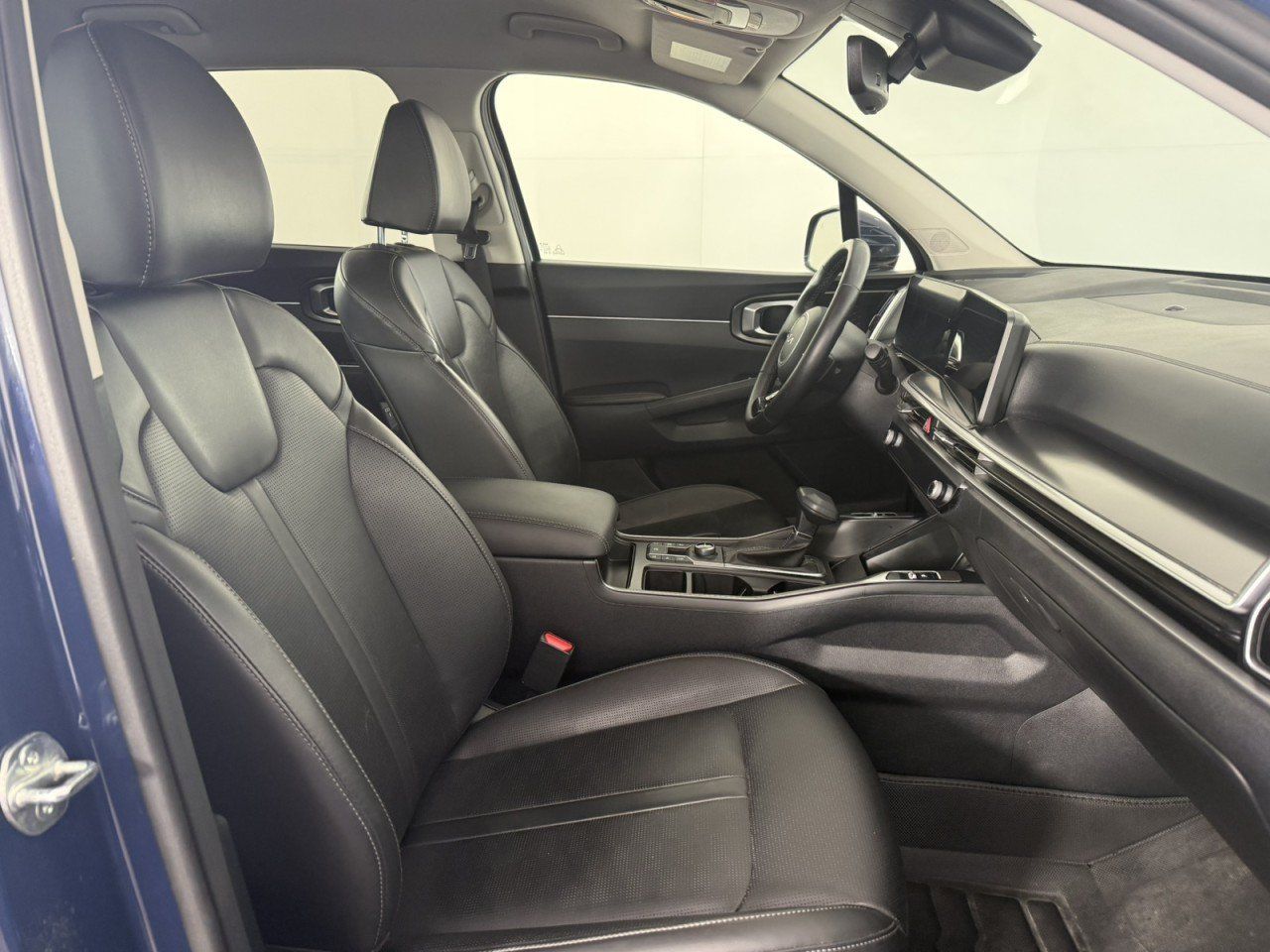Used 2024 Kia Sorento EX AWD/4WD image 10