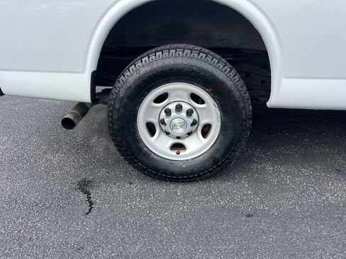 Used 2021 Chevrolet Express 2500 Work Van image 13