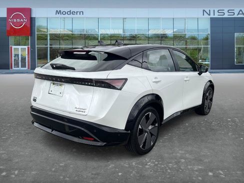 Used 2024 Nissan Ariya AWD image 5