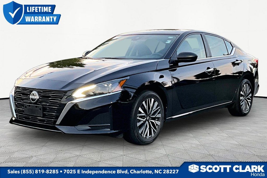 Used 2025 Nissan Altima 2.5 SV AWD/4WD image 3