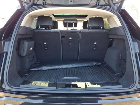 Used 2020 Land Rover Range Rover Evoque SE image 18