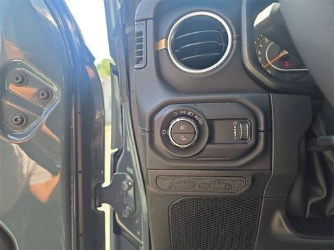 New 2025 Jeep Gladiator Sport w/ Premium Package image 14