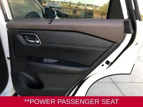 Used 2021 Nissan Rogue SL w/ Premium Package image 35