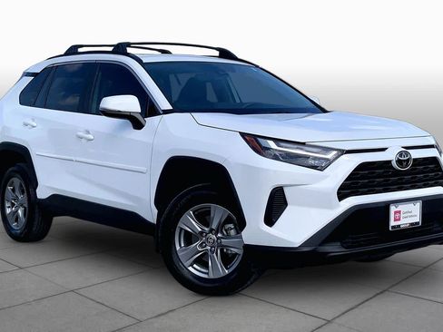 Used 2024 Toyota RAV4 XLE w/ Convenience Package FWD image 3