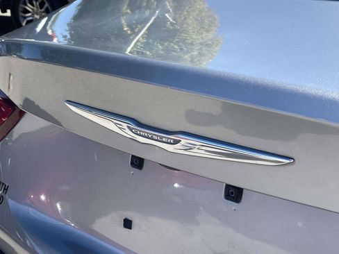 Used 2015 Chrysler 200 Limited w/ Convenience Group image 9