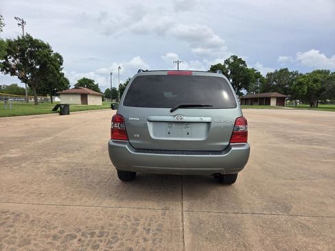 Used 2005 Toyota Highlander 2WD V6 image 12