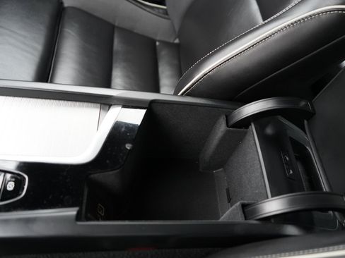 Used 2019 Volvo S60 T6 R-Design image 54