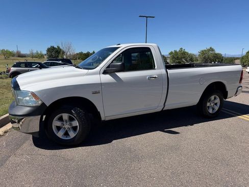 Used 2016 RAM 1500 Classic SLT AWD/4WD image 3
