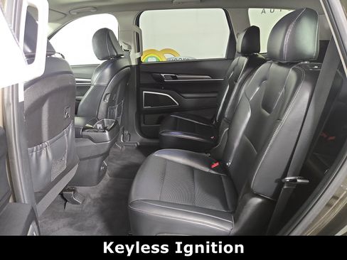 Used 2022 Kia Telluride S FWD image 12