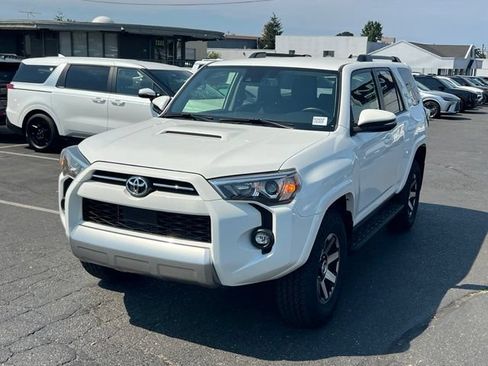 Used 2023 Toyota 4Runner TRD Off-Road Premium AWD/4WD image 3