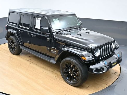 Used 2023 Jeep Wrangler Unlimited Sahara w/ Cold Weather Group AWD/4WD image 42