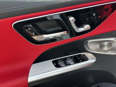 Certified 2026 Mercedes-Benz GLC 300 4MATIC image 12