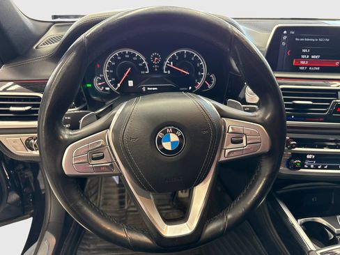 Used 2018 BMW 750i xDrive AWD/4WD image 21