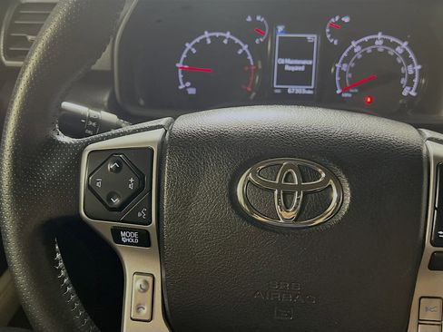 Used 2022 Toyota 4Runner SR5 AWD/4WD image 19