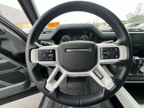 Used 2025 Land Rover Defender 110 S image 20