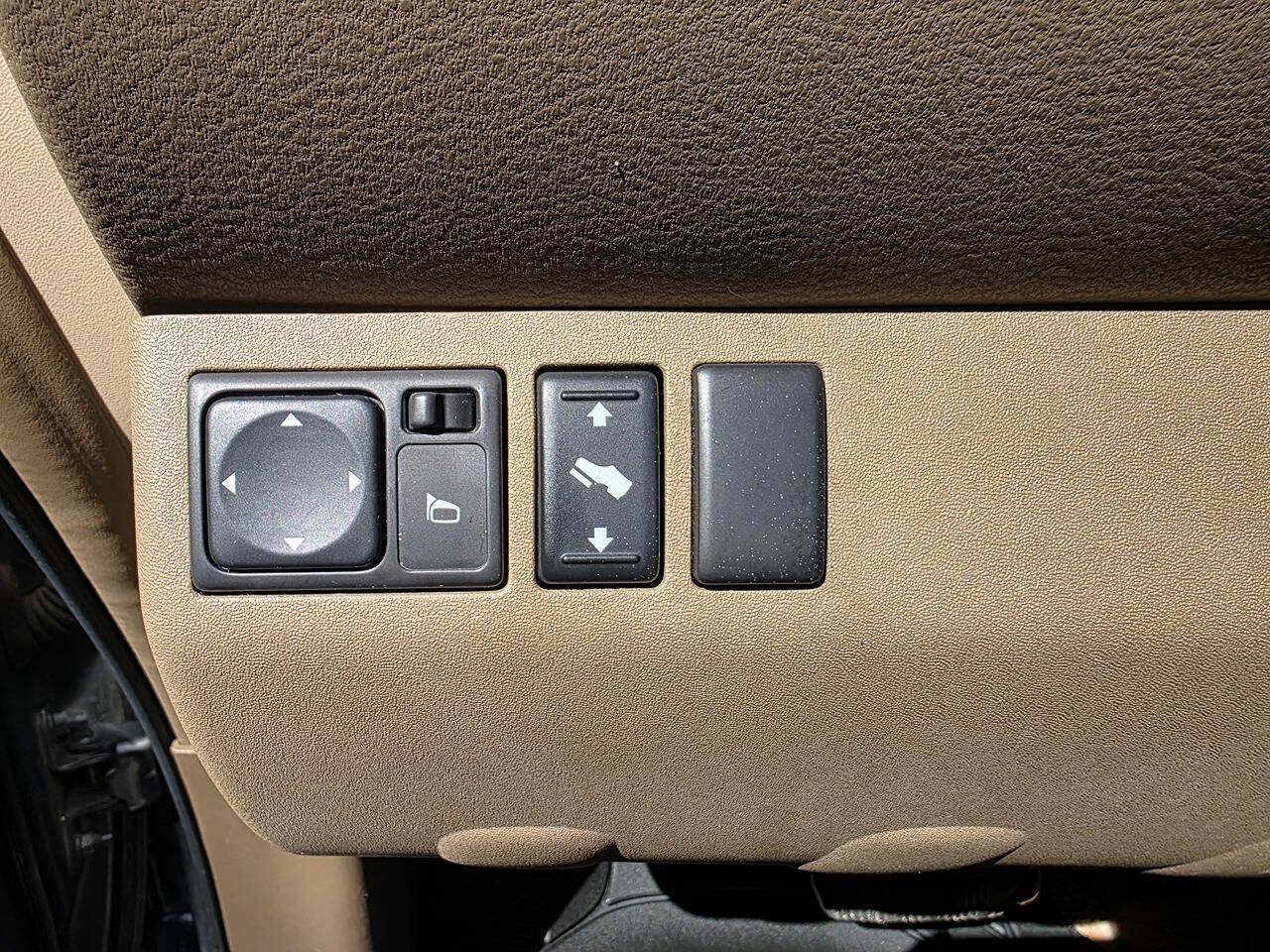 Used 2005 Nissan Pathfinder SE w/ (P01) Se Premium Pkg RWD image 15