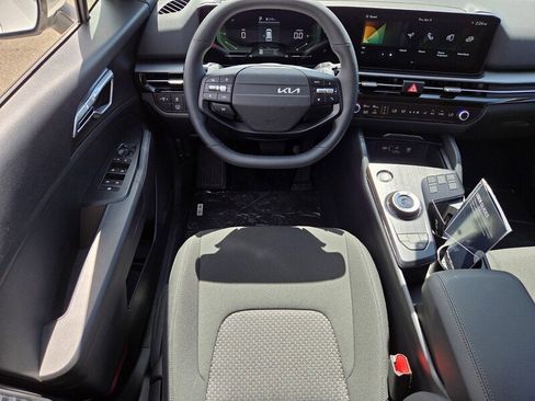New 2026 Kia Sportage LX FWD image 8