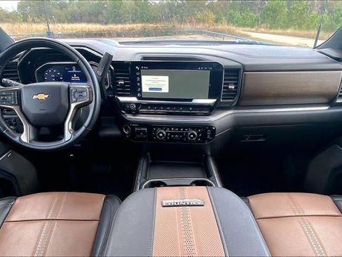 Used 2024 Chevrolet Silverado 2500 High Country w/ High Country Premium Package image 14