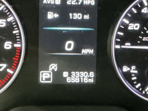 Used 2020 Subaru Outback Premium image 11